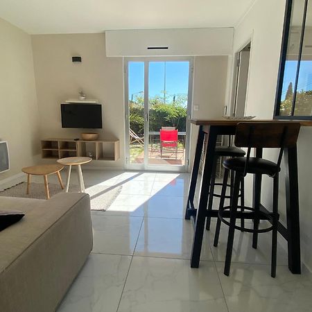 Appartement Cosy A Sanary Plage De Portissol-Climatise-Parking Prive Esterno foto